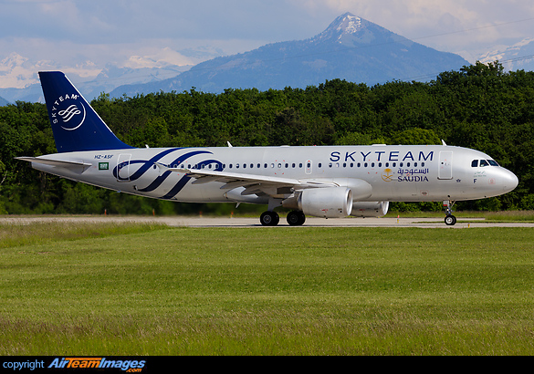 Airbus A320-214 Airbus A320-214