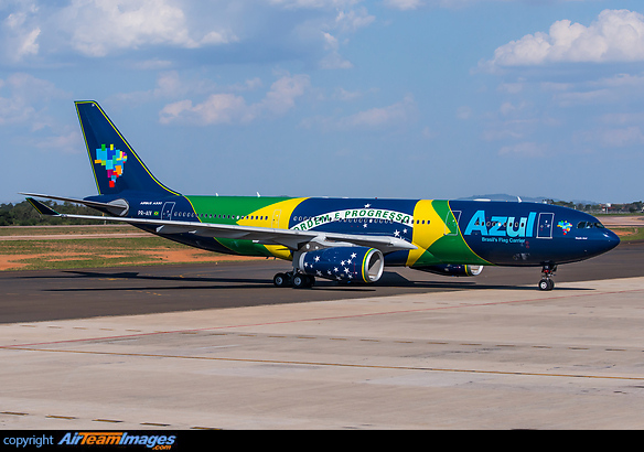 Brazilian Flag paint scheme Airbus A330-243