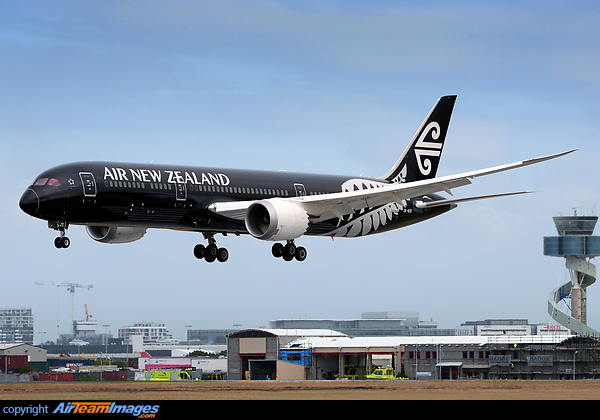 Boeing 787-9 Dreamliner Boeing 787-9 Dreamliner