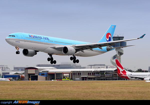 Airbus A330-323X Airbus A330-323X