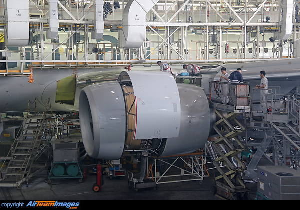 Boeing 777-367/ER Boeing 777-367/ER