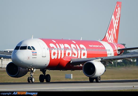 Airbus A320-216 Airbus A320-216