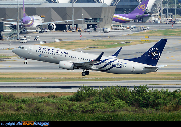 Boeing 737-8U3 Boeing 737-8U3