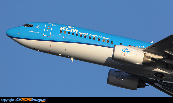 Painted in the new KLM livery Boeing 737-8K2