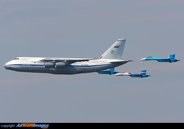 Antonov An-124-100 Ruslan escorted by 2 x Su-27SM Antonov An-124-100 Ruslan