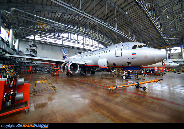 Airbus A320-214 Airbus A320-214