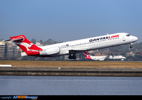 Boeing 717-2BL Boeing 717-2BL