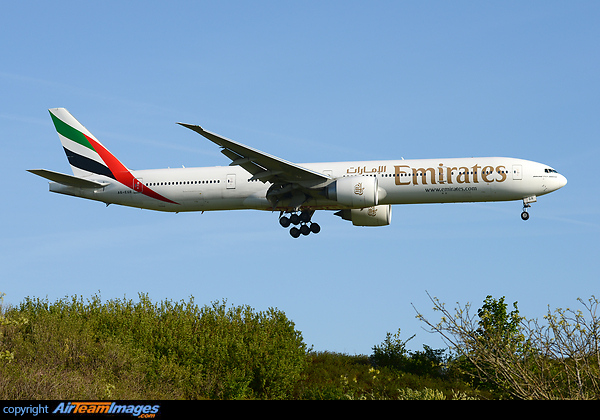 Boeing 777-31H/ER Boeing 777-31H/ER