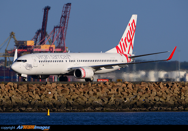 Boeing 737-8FE