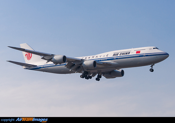Boeing 747-89L Boeing 747-89L