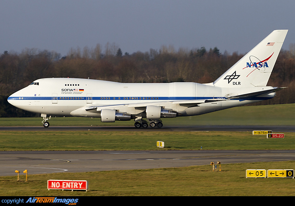 Leaving Hamburg after a heavy maintenance of five month. Boeing 747SP-21