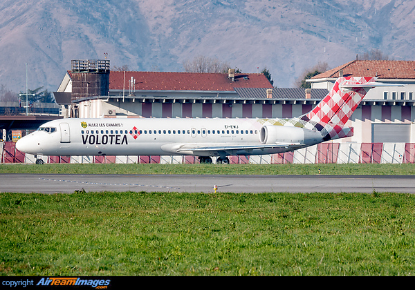 Allez les Canaris! Boeing 717-2BL