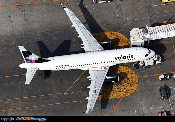 Airbus A320-233 Airbus A320-233