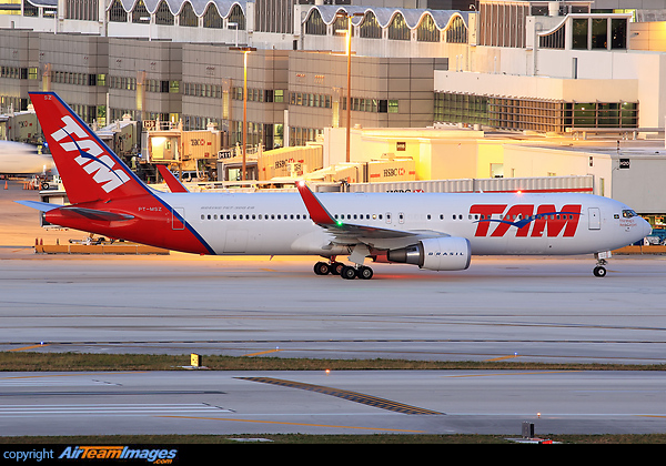 Boeing 767-316/ER Boeing 767-316/ER