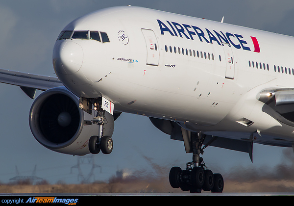 Boeing 777-228/ER Boeing 777-228/ER