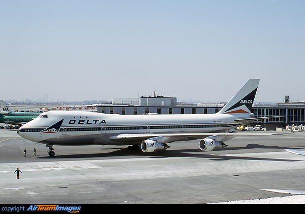 Boeing 747-132 Boeing 747-132