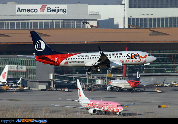 Boeing 737-85N Boeing 737-85N