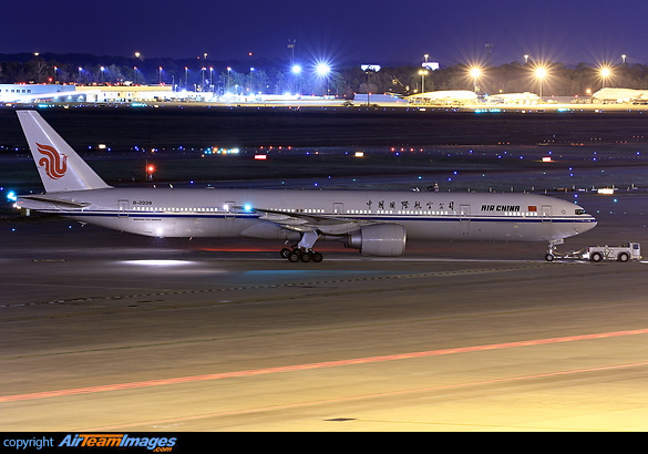 Boeing 777-39L/ER Boeing 777-39L/ER