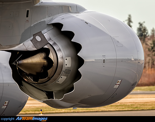 #4 engine close-up of Lufthansa Boeing 747-830 - cn 37842 / ln 1511 D-ABYR at PAE 1/21/15. General Electric GEnx Engine