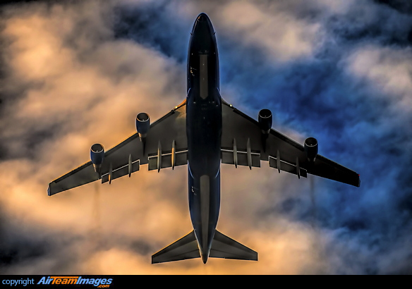 Boeing 747-422 Boeing 747-422