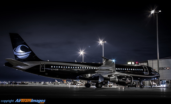 Airbus A320-212 Airbus A320-212