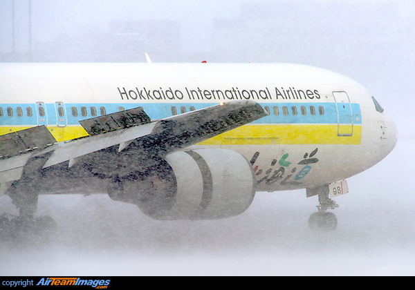 Boeing 767-33A/ER Boeing 767-33A/ER