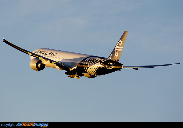 Boeing 777-319/ER Boeing 777-319/ER