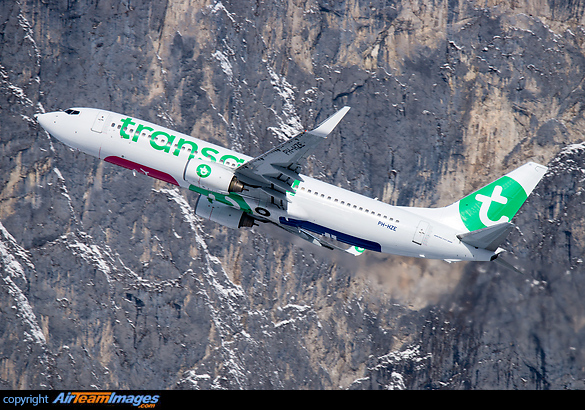 new paint scheme Boeing 737-8K2