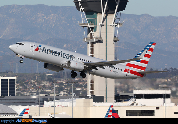 Boeing 737-823 Boeing 737-823