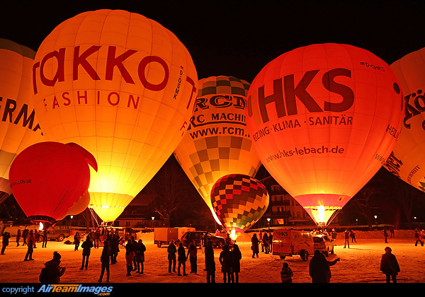Night glow at Tegernsee Balloon Festival 2015. Schroeder G30/24