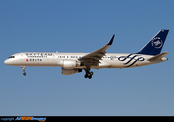 Boeing 757-232 Boeing 757-232
