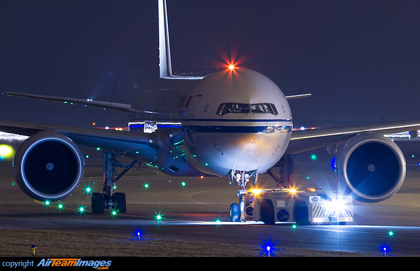 Boeing 777-39L/ER Boeing 777-39L/ER
