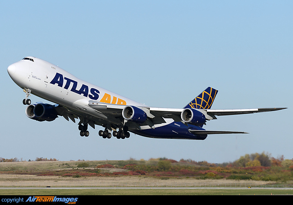 Atlas Air B747-8 F climbing out of runway 27 at Cincinnati Northern Kentucky International Airport bound for Anchorage, Alaska. Boeing 747-87UF