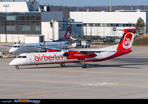 Other aircraft is Etihad Regional (Darwin Airlines) HB-IZX. Bombardier Dash 8-402Q