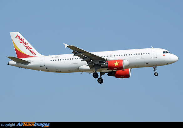 Airbus A320-214 Airbus A320-214