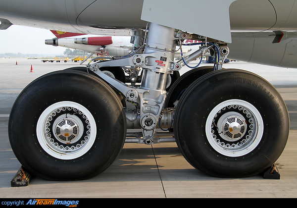 Airbus A330-343 Airbus A330-343