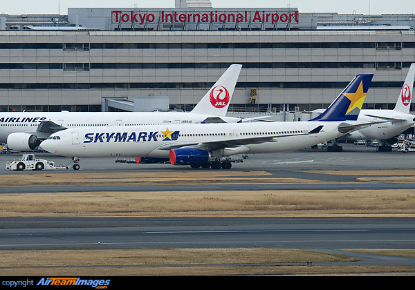 Skymark A330 was grounded and in storage status at its homebase, Haneda. In February 2014, Skymark announced that it would downsize the Narita operation to only three destinations (Sapporo, Yonago and Okinawa). Airbus A330-343