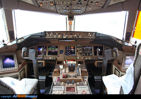 Boeing 777-312 Boeing 777-312
