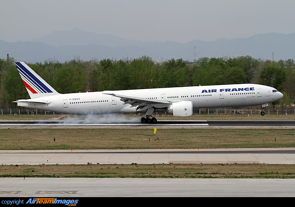 Boeing 777-328/ER Boeing 777-328/ER