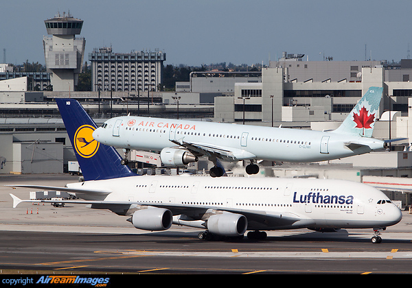 Airbus A321-211 Airbus A321-211