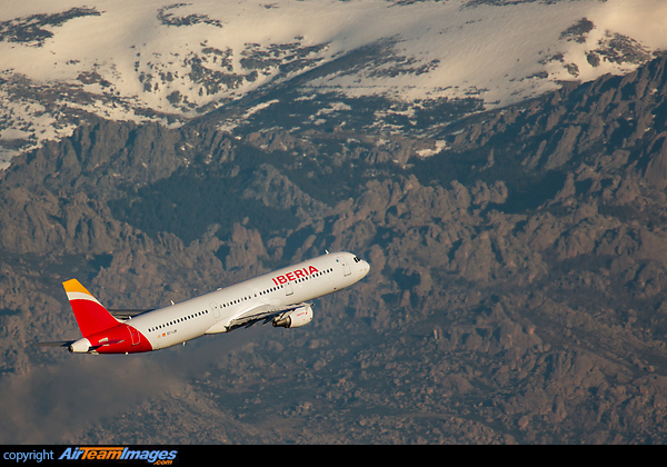 Airbus A321-211 Airbus A321-211