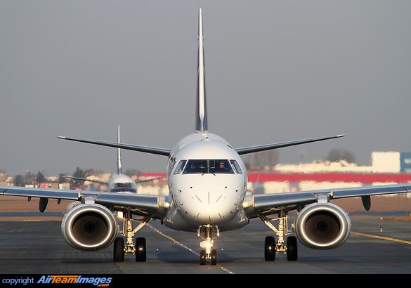 Embraer ERJ-195LR Embraer ERJ-195LR