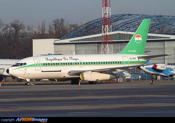 Boeing 737-2N9C/Adv Boeing 737-2N9C/Adv