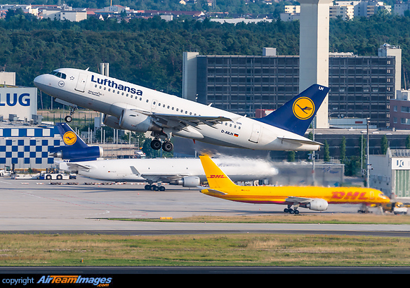 Lufthansa Cargo MD-11 D-ALCG and EAT Leipzig/DHL Boeing 757 D-ALEH in the background. Airbus A319-114
