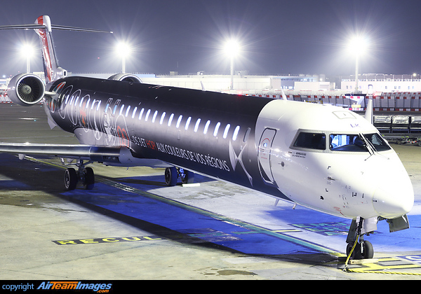 This black CRJ is celebrating the French car maker Citroen which offers new logos on his DS3 car. "HOP! and DS3 wearing colors of your region" Bombardier CRJ-1000