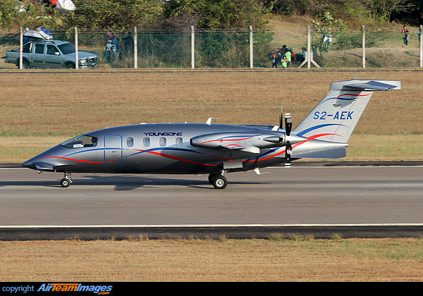 Piaggio P-180 Avanti II Piaggio P-180 Avanti II