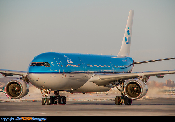 Airbus A330-303 Airbus A330-303