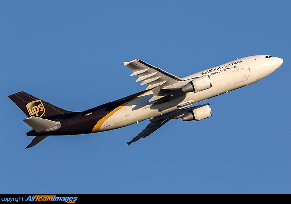 United Parcel Service (UPS) Airbus A300F4-622R - cn 813 N129UP climbing out from Spokane International Airport under golden light. Airbus A300F4-622R