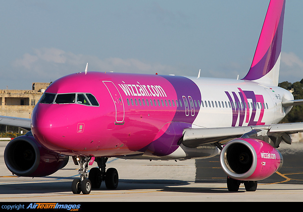 Airbus A320-232 Airbus A320-232