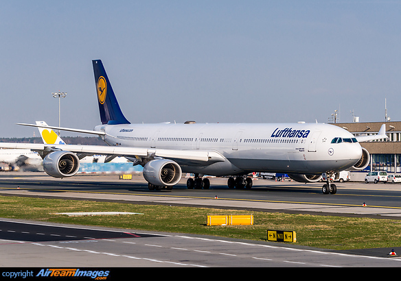 Airbus A340-642 Airbus A340-642